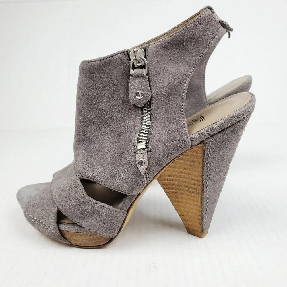 Belle Sigerson‎ Morrison Grey Suede High Cone Heels/Pumps Size 6